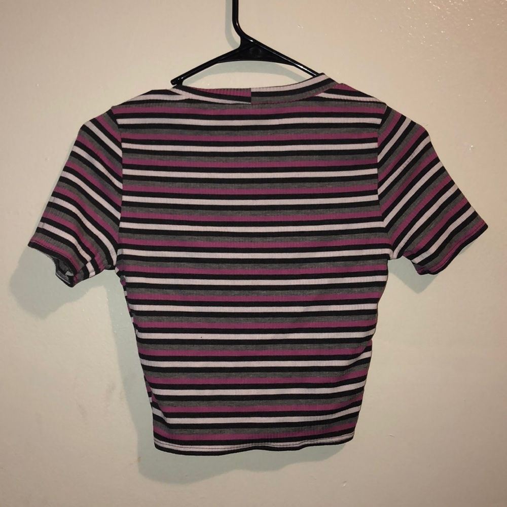 Crop-top - Picture 2 of 3